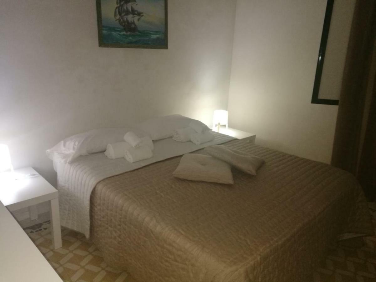 A Due Passi Dal Porto Apartment Trapani Exterior photo